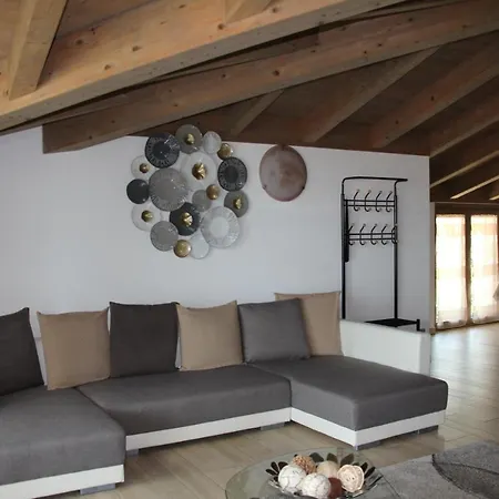 Apartament Tadi Laro Luxury Panorama Comer Colico *